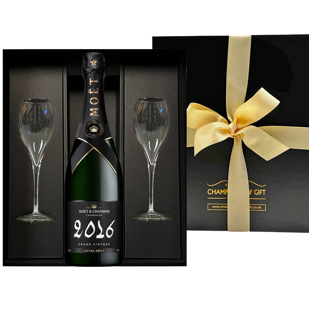 Moët & Chandon Grand Vintage 2016 Champagne & Flutes Gift Set in Gift Box
